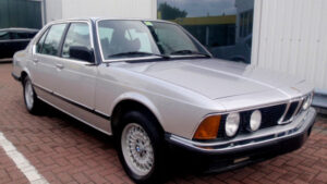 BMW 735i Executive (E23)